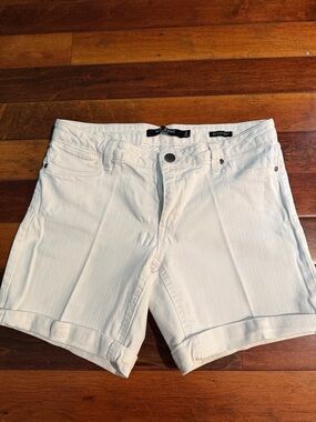 Max Jeans White Cuffed Denim Shorts